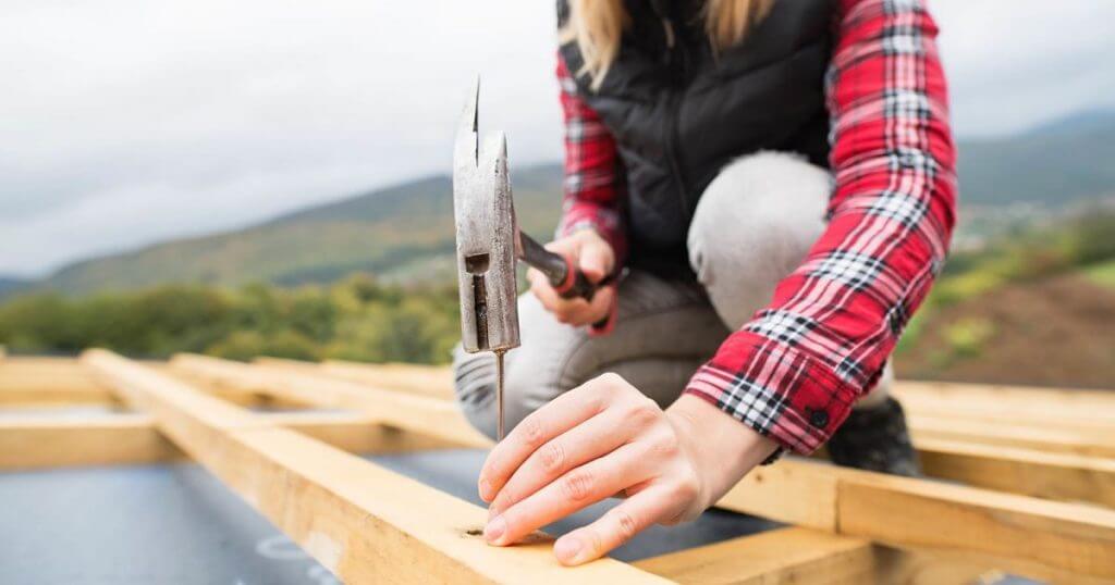 women roofing contractors